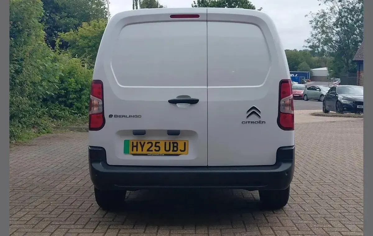 Used Citroën e-Berlingo 100 kW (136 HP) 2025 White MPV