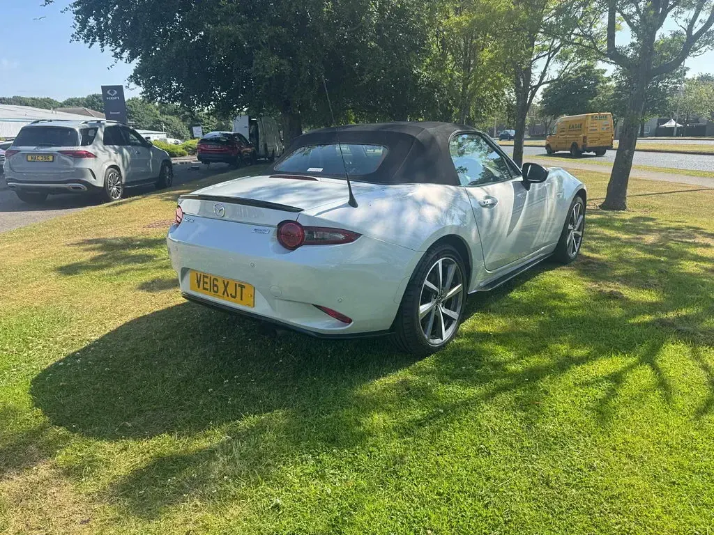 Used Mazda MX5 Inclusive 160 HP (117 kW) 2016 Silver Cabriolet