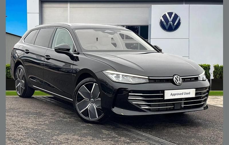 New VW Passat Elegance 272 HP (200 kW) 2025 Black Estate