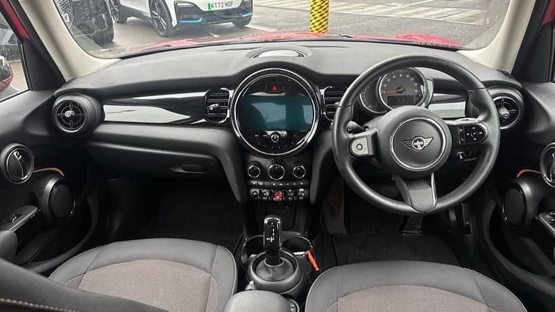 Used Mini Cooper Classic 134 HP (98 kW) 2022 Red Hatchback