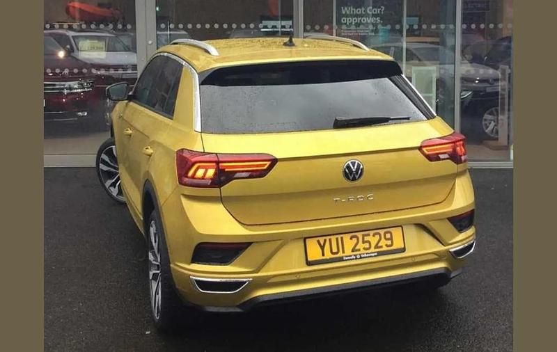 Used VW T-Roc R-line 148 HP (108 kW) 2021 Yellow SUV
