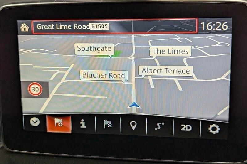 Used Mazda 3 Inclusive 121 HP (88 kW) 2016 Red Hatchback