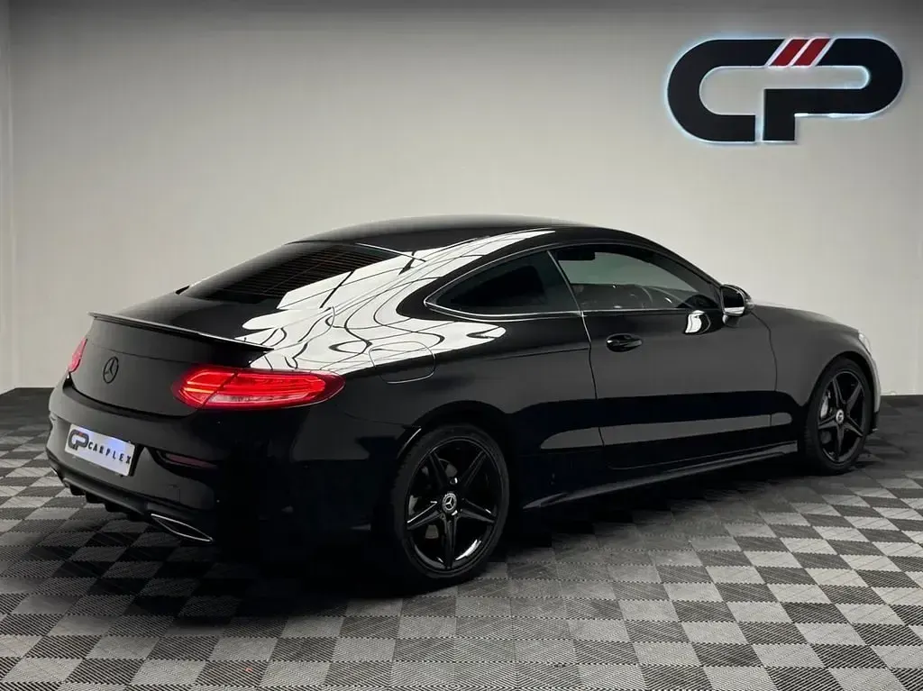 Usado Mercedes C220 AMG line 2018 Negro Coupe