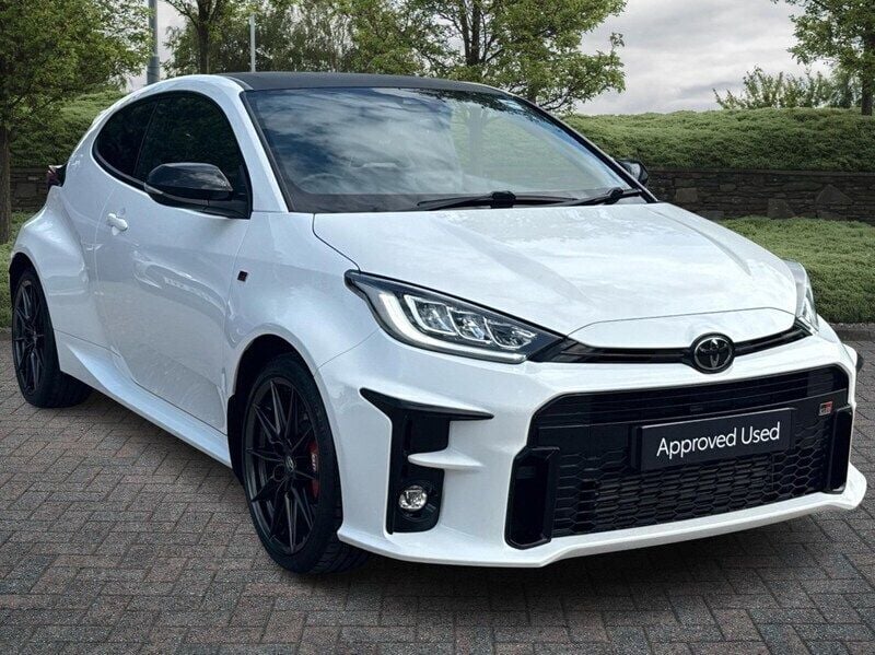 White Used 2021 Toyota Yaris Hatchback | £29,985 (Fair price) - Image 1/4