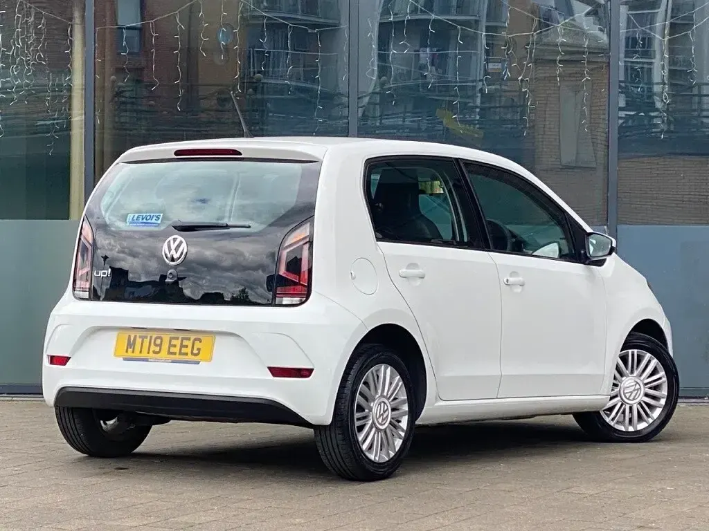 Used VW up! move up! 60 HP (44 kW) 2019 White Hatchback
