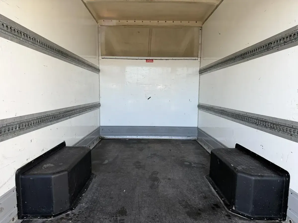 Used Mercedes Sprinter Progressive 143 HP (105 kW) 2021 White Van