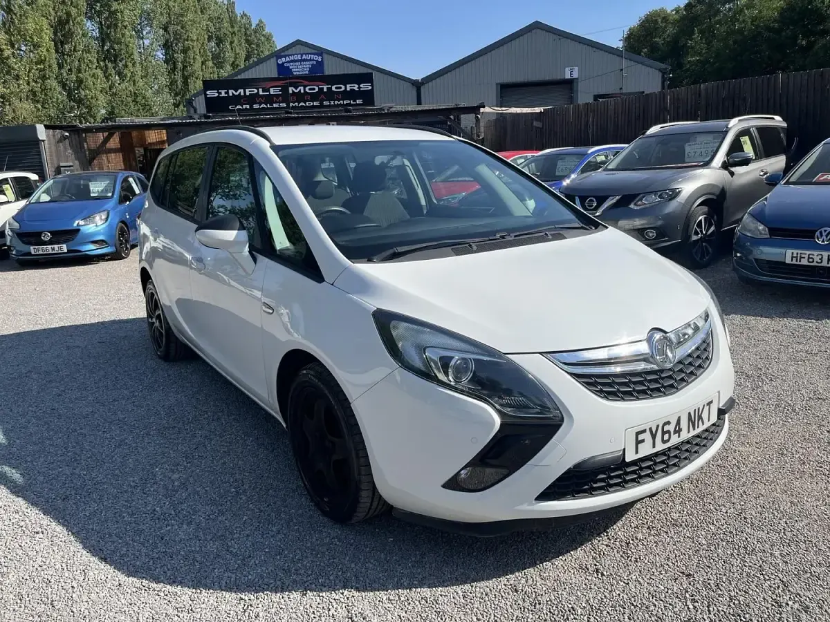 Used Vauxhall Zafira Tourer 130 HP (95 kW) 2014 White MPV