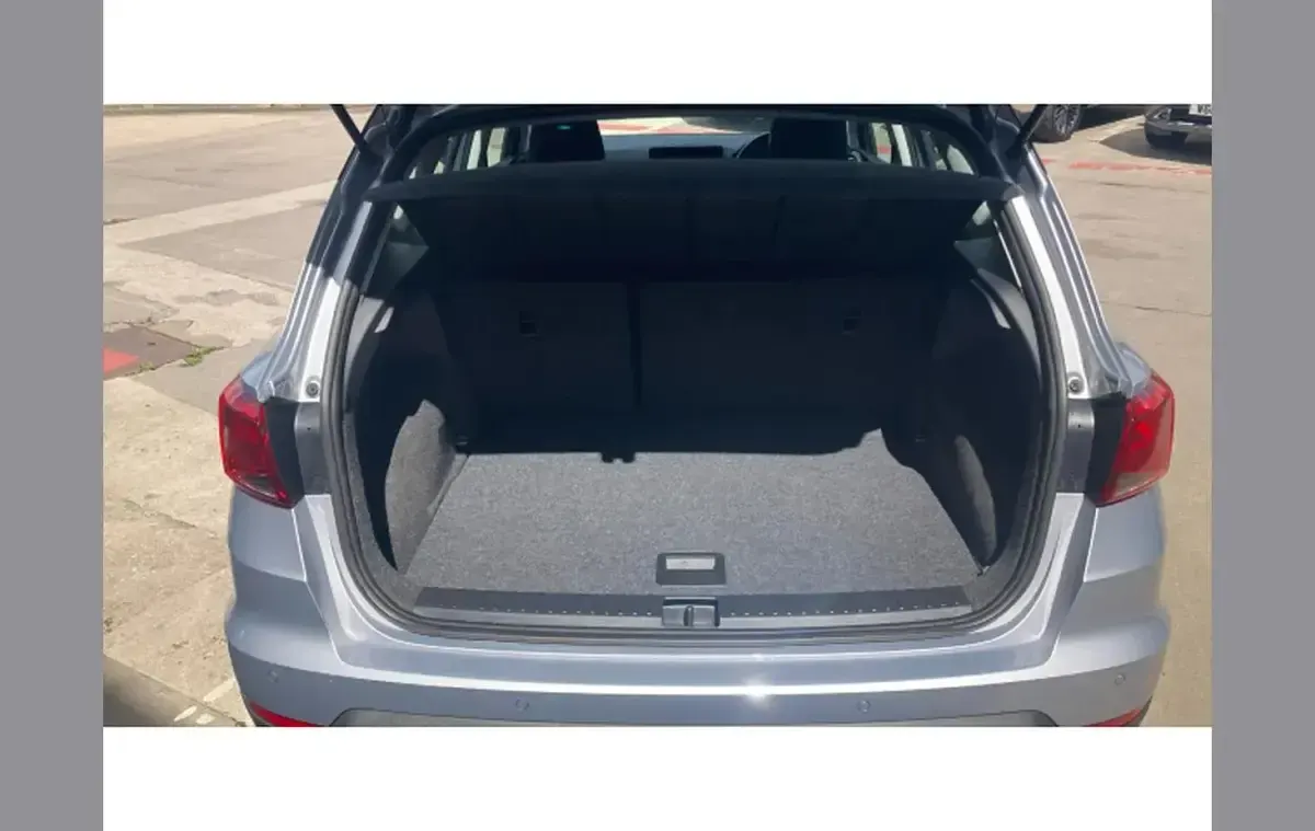 Used Seat Arona SE Technology 94 HP (69 kW) 2022 Silver SUV