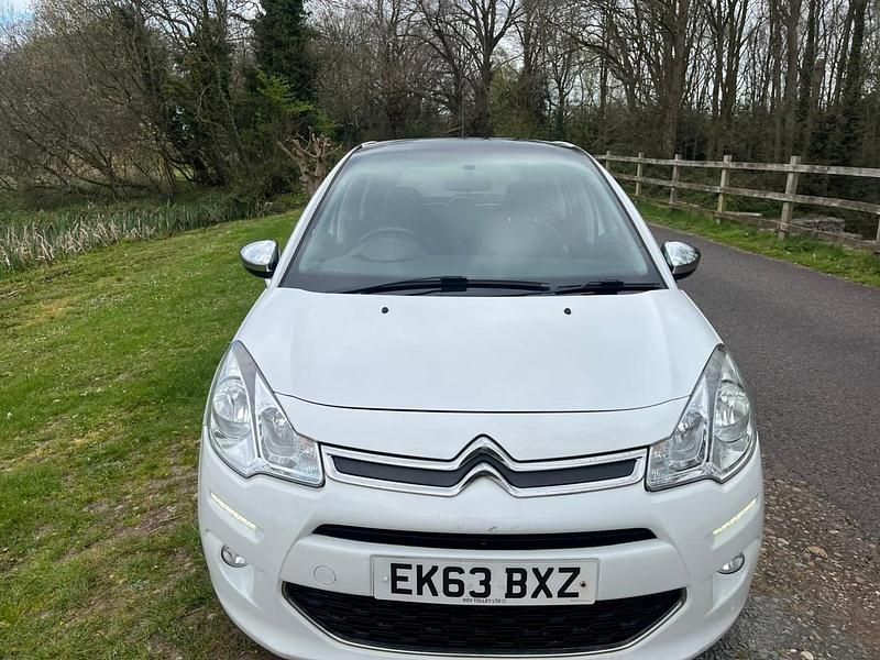 Used Citroën C3 SELECTION 2013 White Hatchback