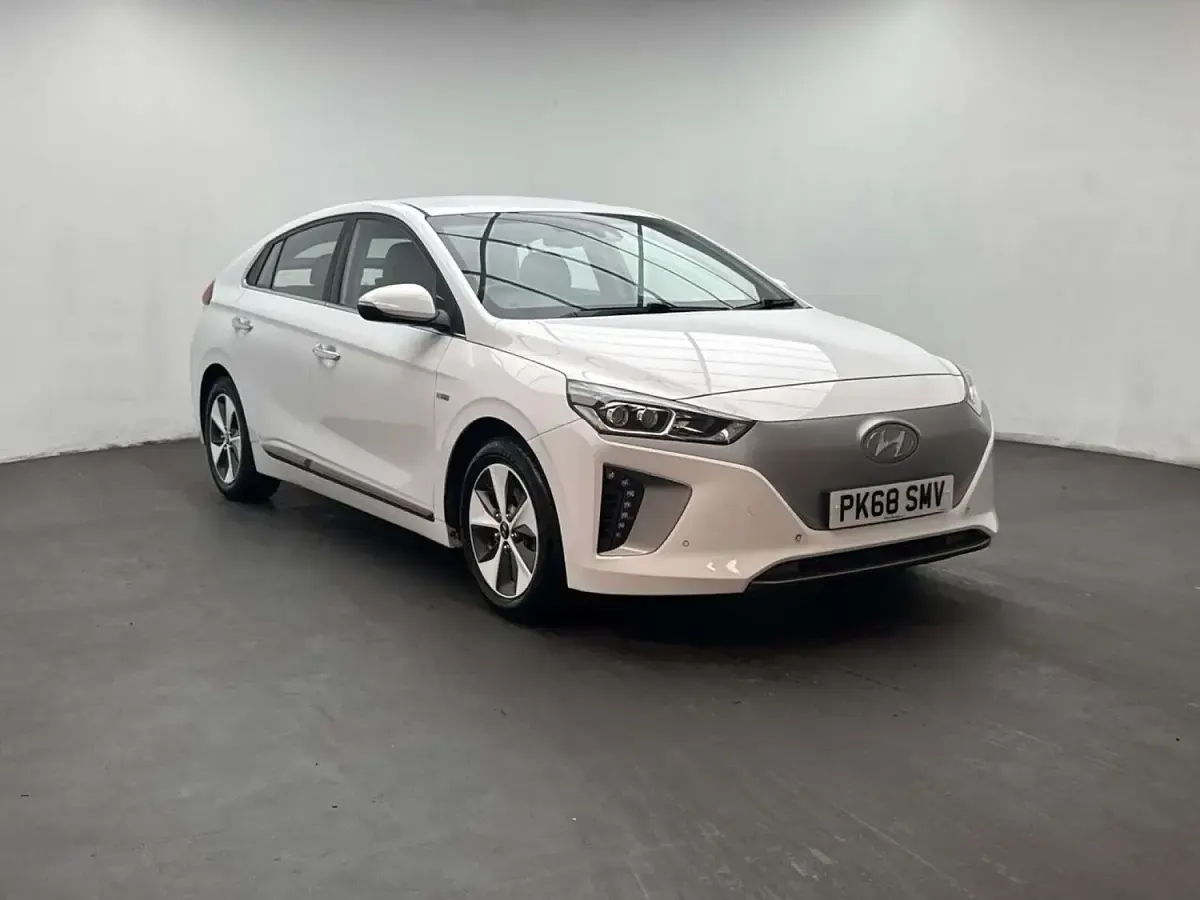 Used Hyundai Ioniq Premium SE 88 kW (120 HP) 2018 White Hatchback