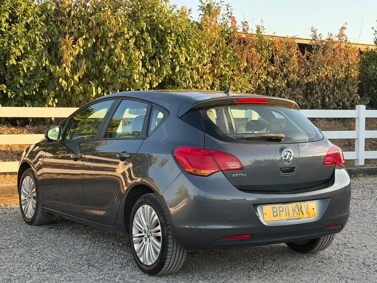 Used Vauxhall Astra Excite 2011 Grey Hatchback