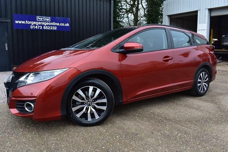 Used Honda Civic SE Plus 120 HP (88 kW) 2017 Red Estate