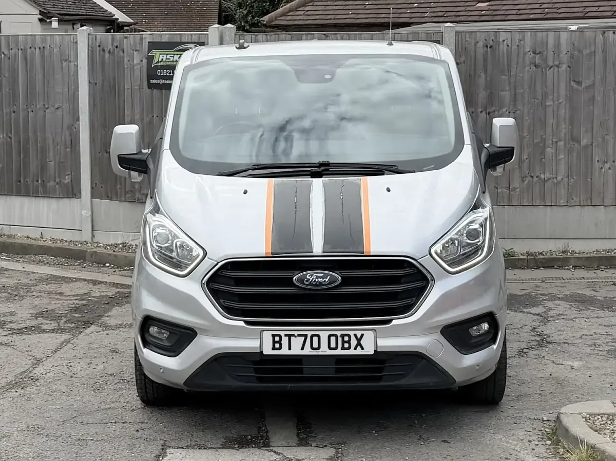 Used Ford Transit Custom Limited 130 HP (95 kW) 2020 Silver Van