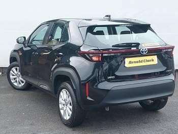 Used Toyota Yaris Hybrid 116 HP (85 kW) 2022 Black Estate