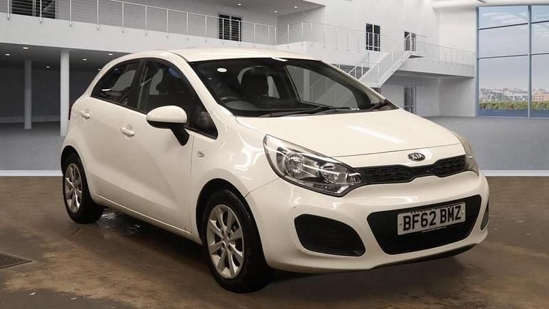 Used Kia Rio 2012 White Hatchback