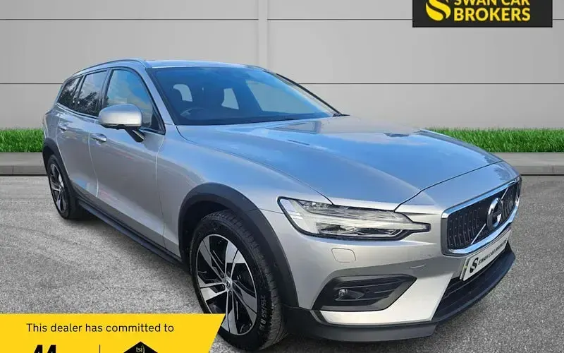 Used Volvo V60 CC Plus 190 HP (139 kW) 2020 Estate