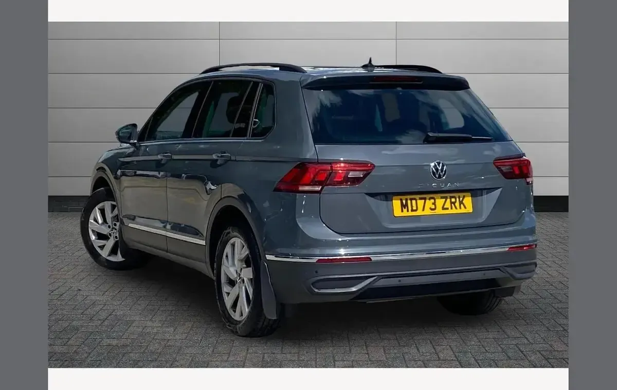 Used VW Tiguan Life 150 HP (110 kW) 2023 Dolphin grey SUV