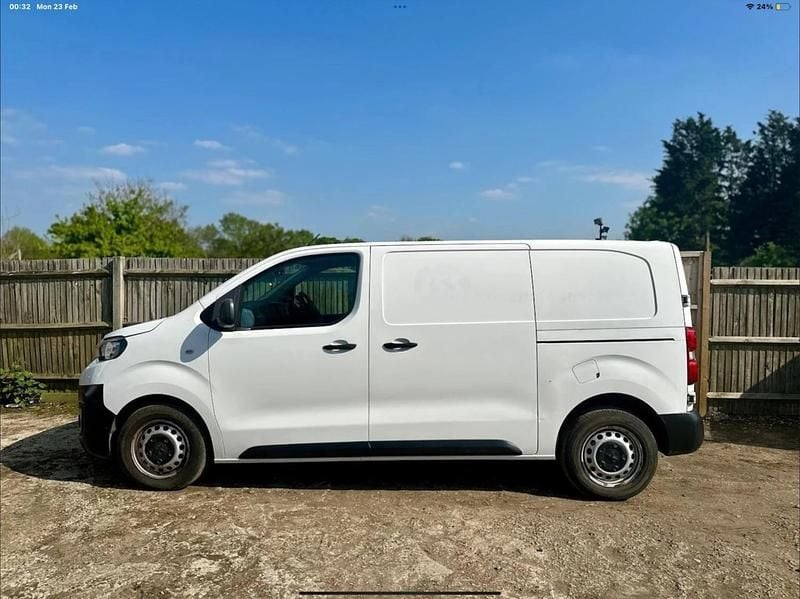 Used Peugeot Expert 2019 White Van