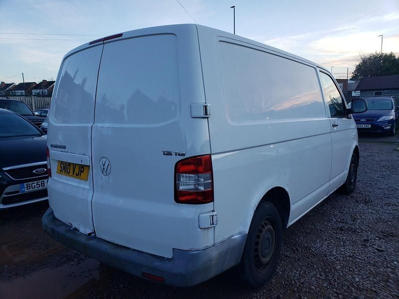 Used VW Transporter 84 HP (61 kW) 2010 White Van