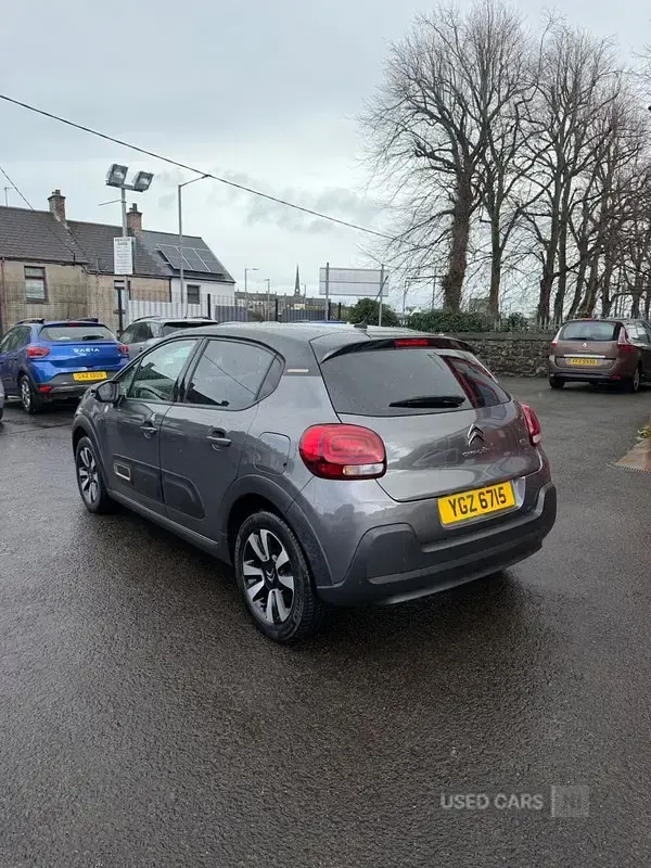 Begagnad Citroën C3 PureTech 2023 Grå Halvkombi