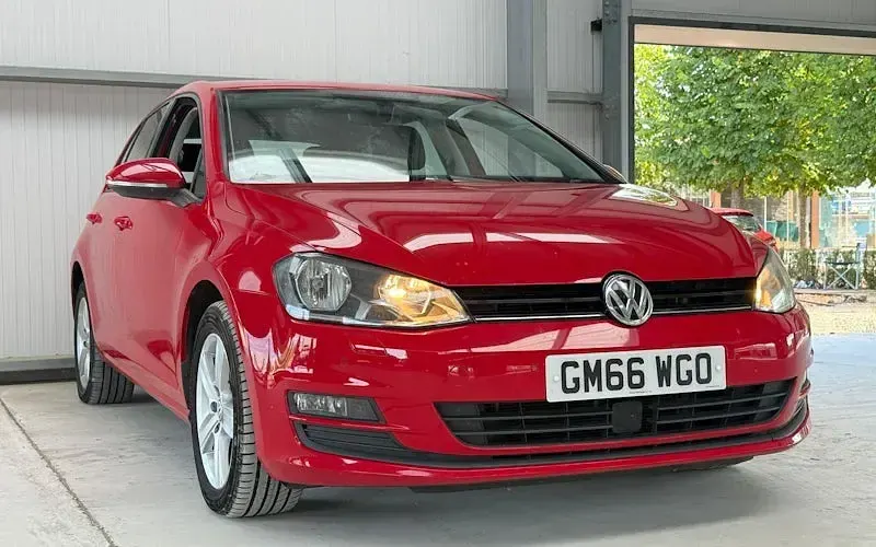 Used VW Golf VII Edition 110 HP (80 kW) 2016 Red Hatchback