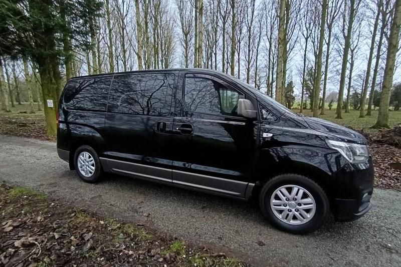 Used Hyundai I800 SE 170 HP (125 kW) 2019 Black MPV