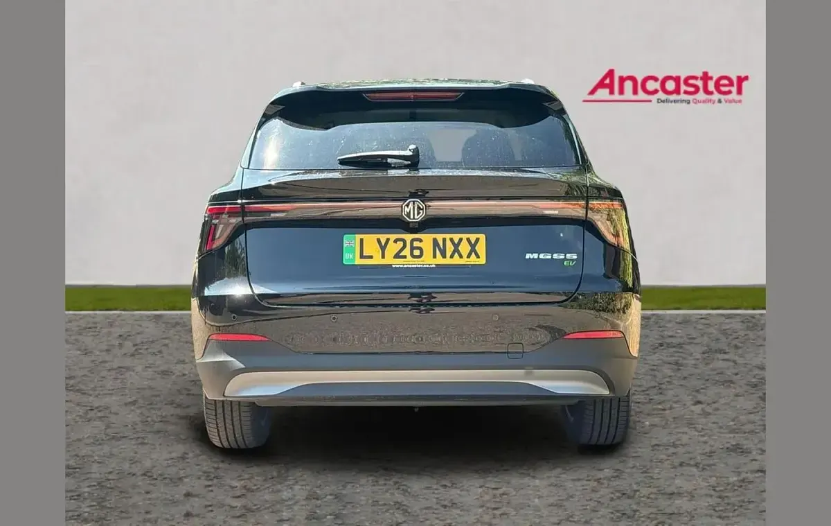 New MG MG5 EV Trophy 167 kW (228 HP) 2026 Black Estate