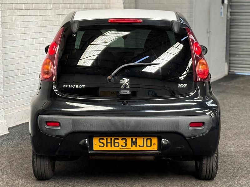 Used Peugeot 107 Envy 68 HP (50 kW) 2013 Black Hatchback