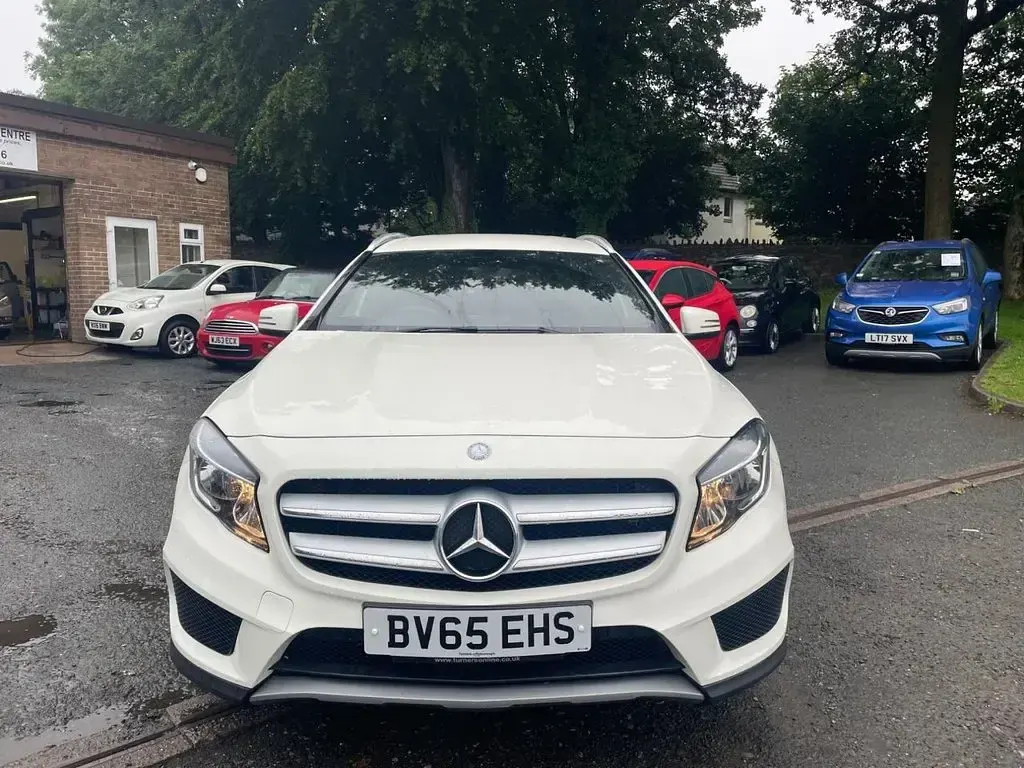 Used Mercedes GLA200 AMG line 136 HP (100 kW) 2015 White SUV