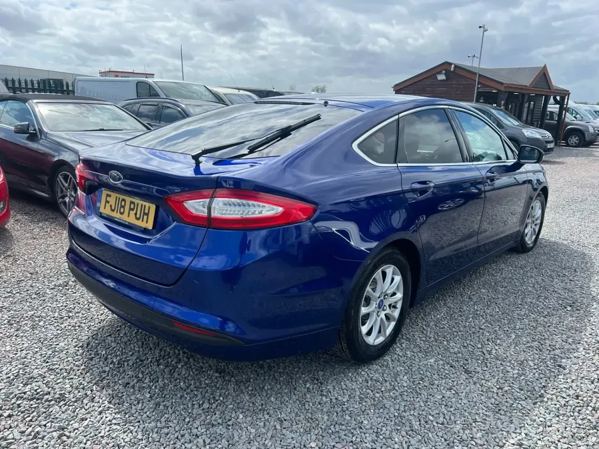 Begagnad Ford Mondeo Zetec 2018 Blå Halvkombi