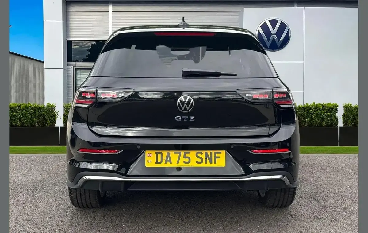 Used VW Golf VIII GTE 272 HP (200 kW) 2026 Black Hatchback