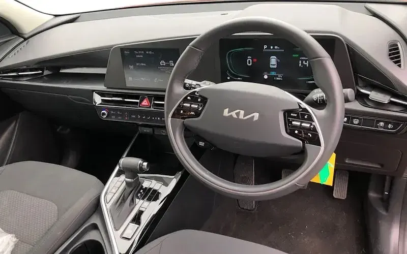 Used Kia Niro 141 HP (103 kW) 2023 Orange SUV