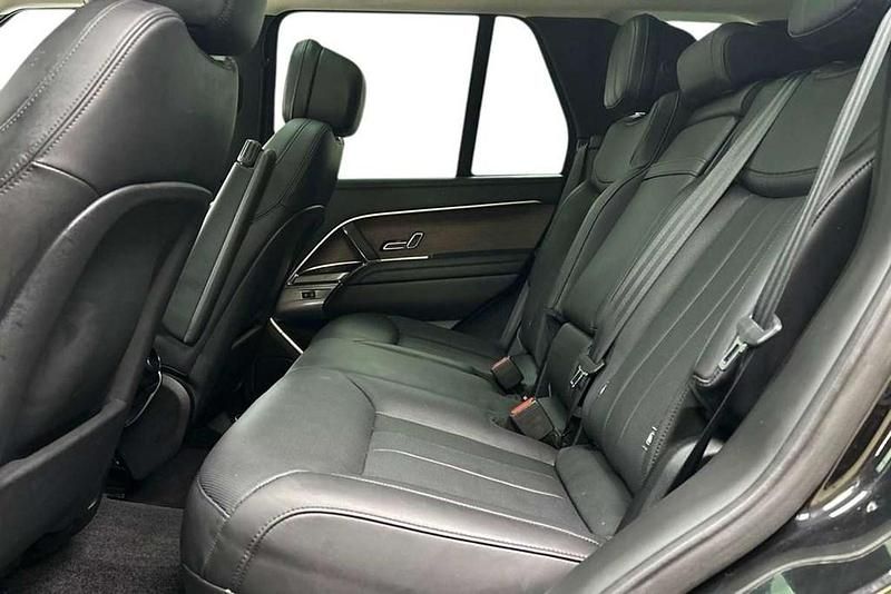 Used Land Rover Range Rover SE 296 HP (217 kW) 2022 Black SUV