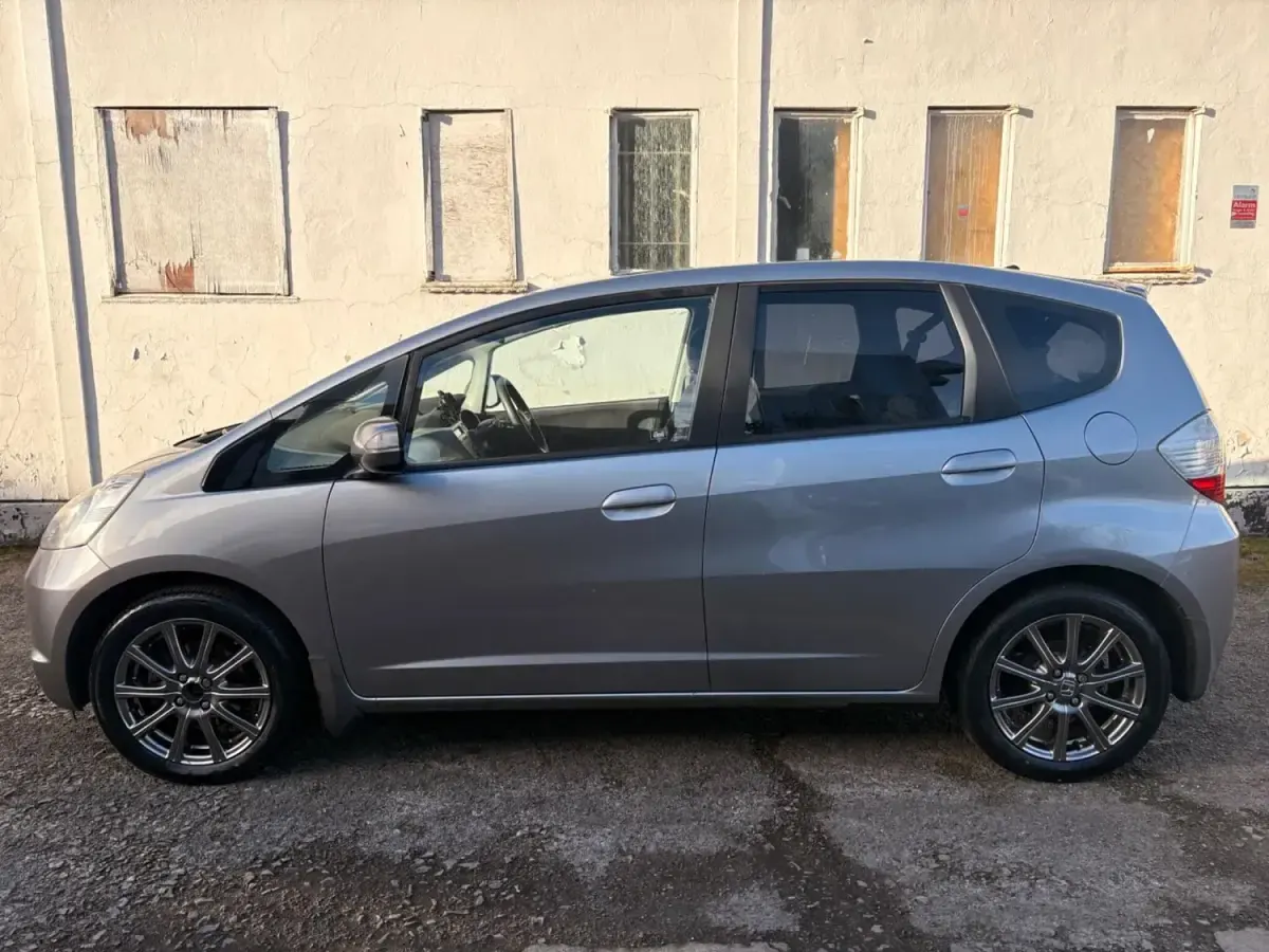 Second-hand Honda Jazz SI 99 CP (72 kW) 2011 Argintiu Hatchback