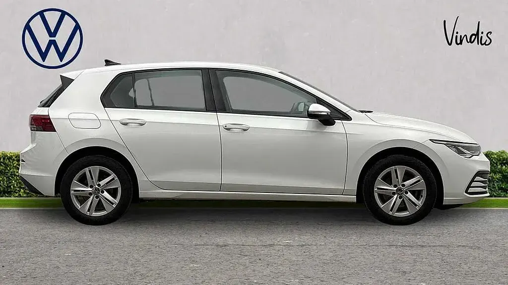 Used VW Golf VIII Life 110 HP (80 kW) 2022 Hatchback