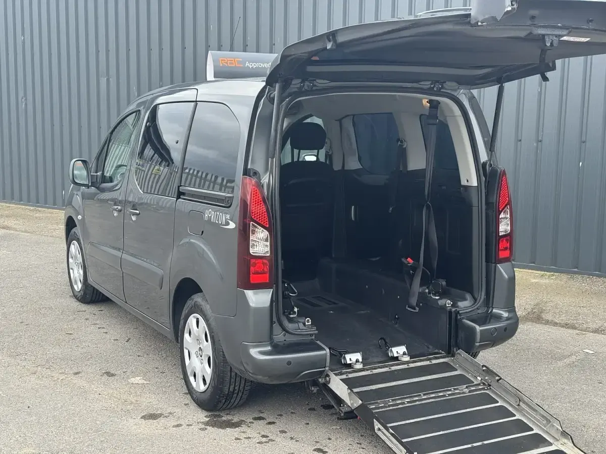 Used Peugeot Partner Tepee S 92 HP (67 kW) 2014 Grey MPV