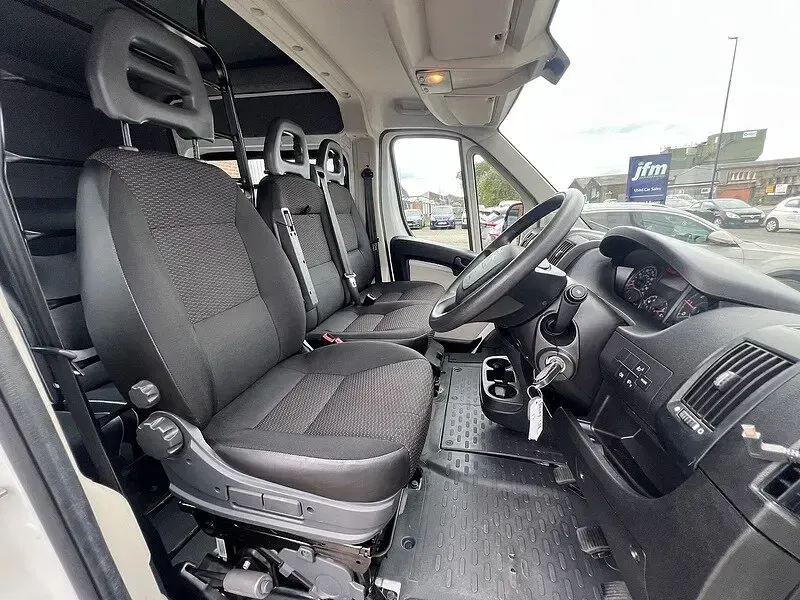 Used Citroën Relay 130 HP (95 kW) 2025 White Van