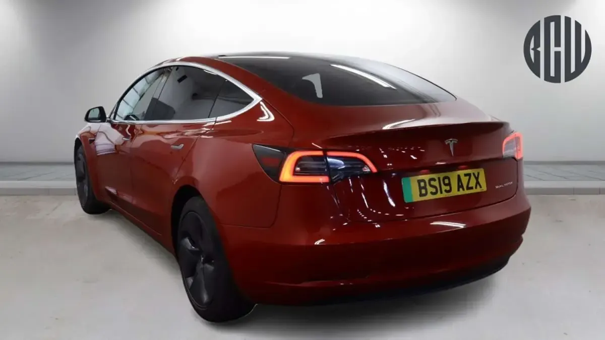 Used Tesla Model 3 Long Range AWD 366 kW (498 HP) 2019 Red Sedan