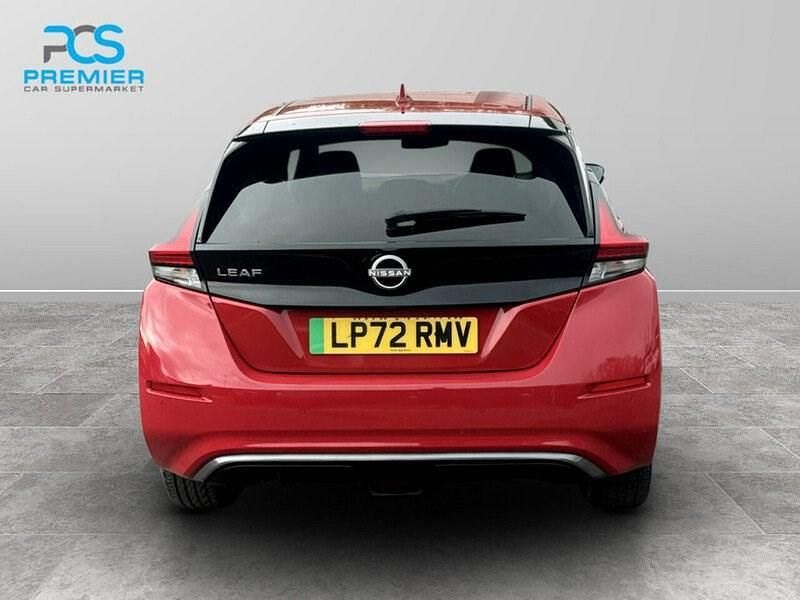 Used Nissan Leaf N-Connecta 160 kW (218 HP) 2022 Red Hatchback