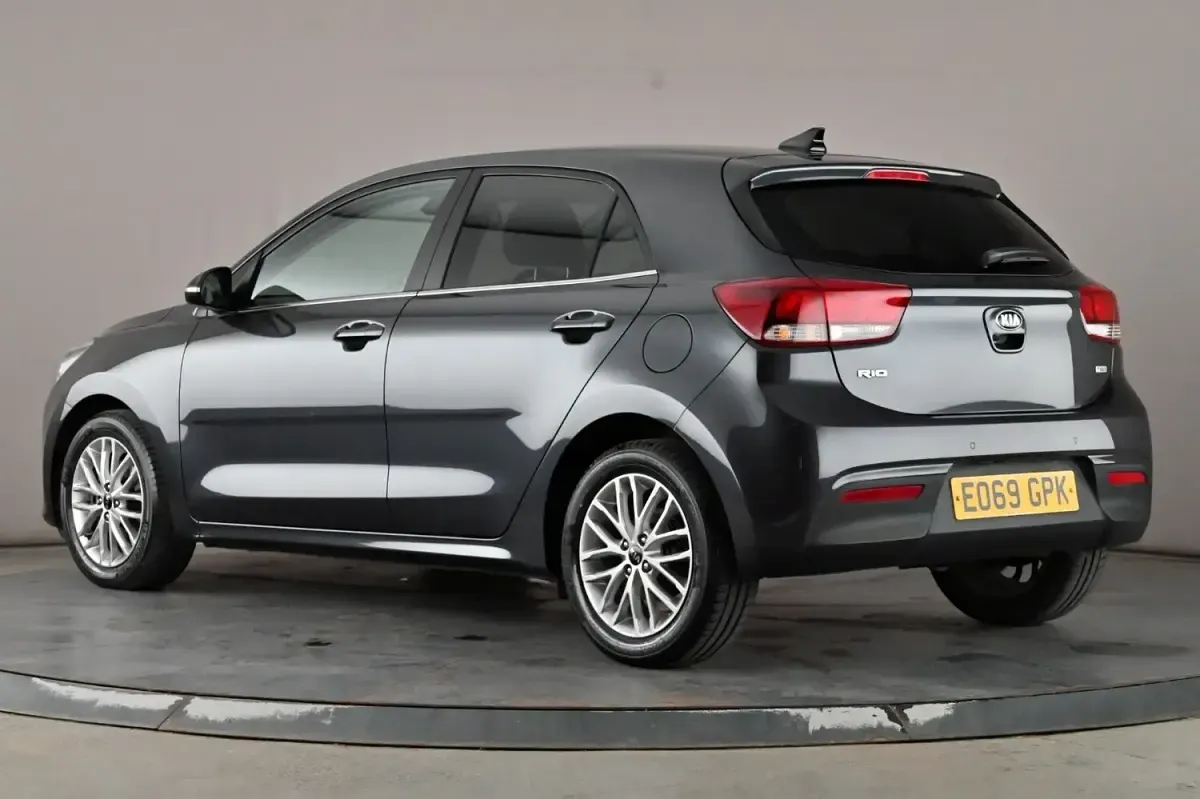 Used Kia Rio 99 HP (72 kW) 2019 Grey Hatchback