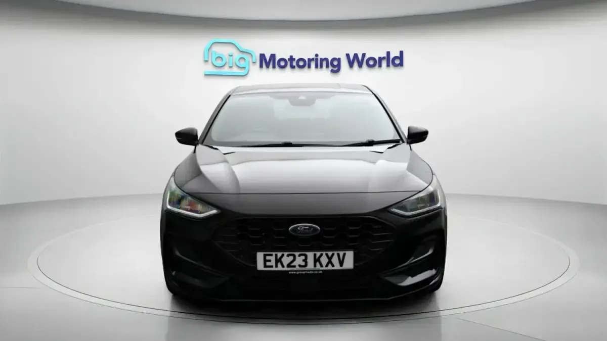 Begagnad Ford Focus ST-Line X 155 HK (114 kW) 2023 Svart Halvkombi
