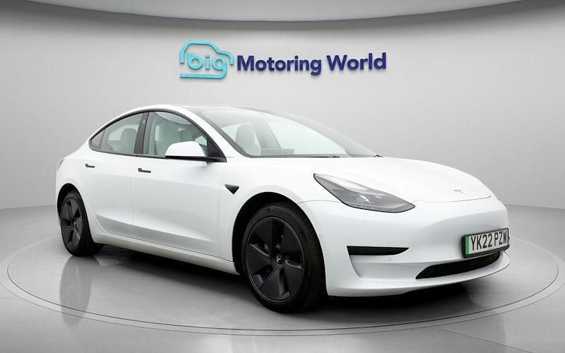 Used Tesla Model 3 Standard Range Plus 222 kW (302 HP) 2021 White Sedan