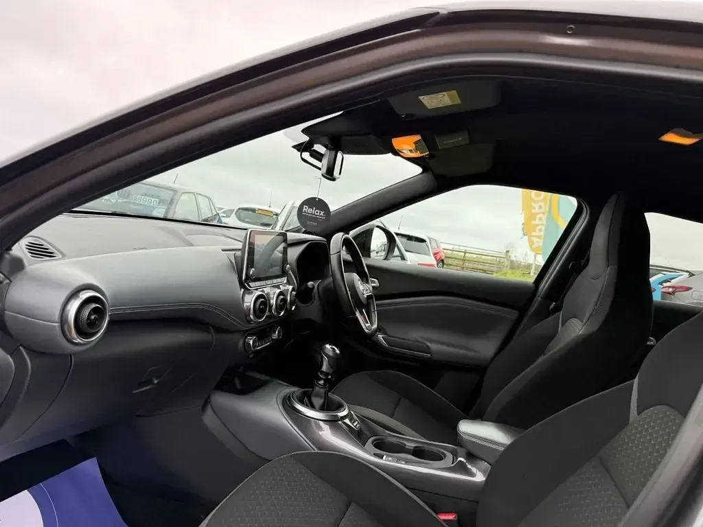 Usado Nissan Juke N-Connecta 114 CV (83 kW) 2021 Gris SUV