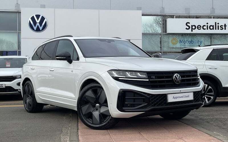 Used 2025 VW Touareg Black Edition SUV | £57,495 - Image 1/4