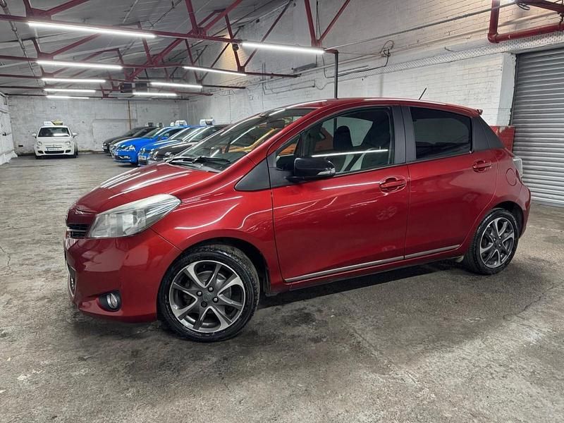 Used Toyota Yaris Trend 99 HP (72 kW) 2013 Red Hatchback