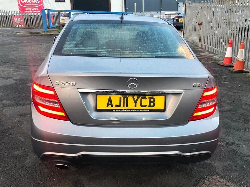 Used Mercedes C220 170 HP (125 kW) 2011 Silver Sedan