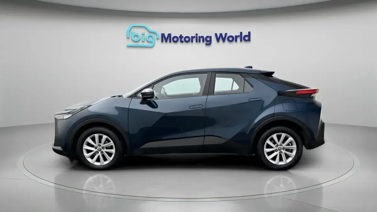 Usado Toyota C-HR 140 HP (102 kW) 2024 SUV