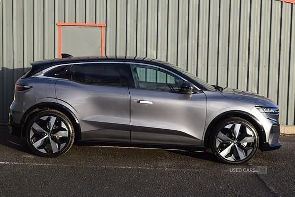 Used Renault Megane E-Tech Komfort 160 kW (218 HP) 2024 Grey/black Hatchback