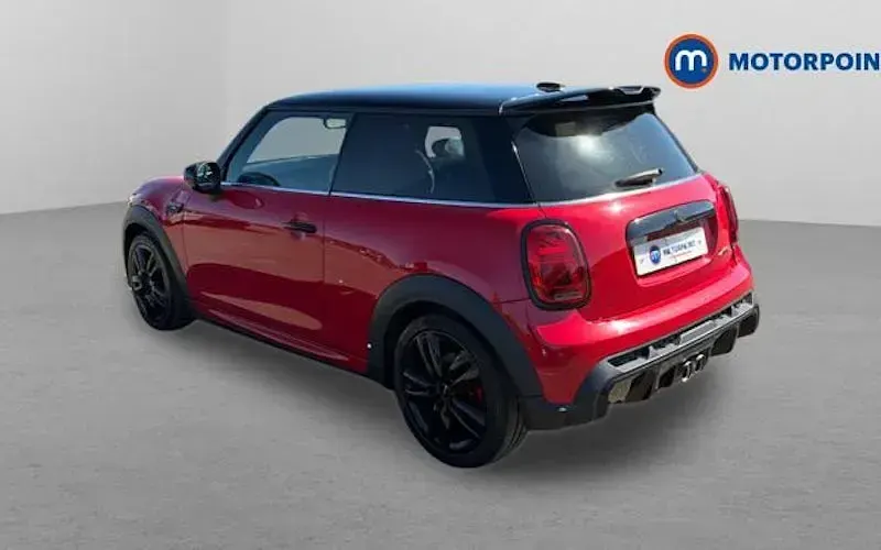 Usado Mini John Cooper Works Hatch 231 CV (169 kW) 2021 Rojo Utilitario