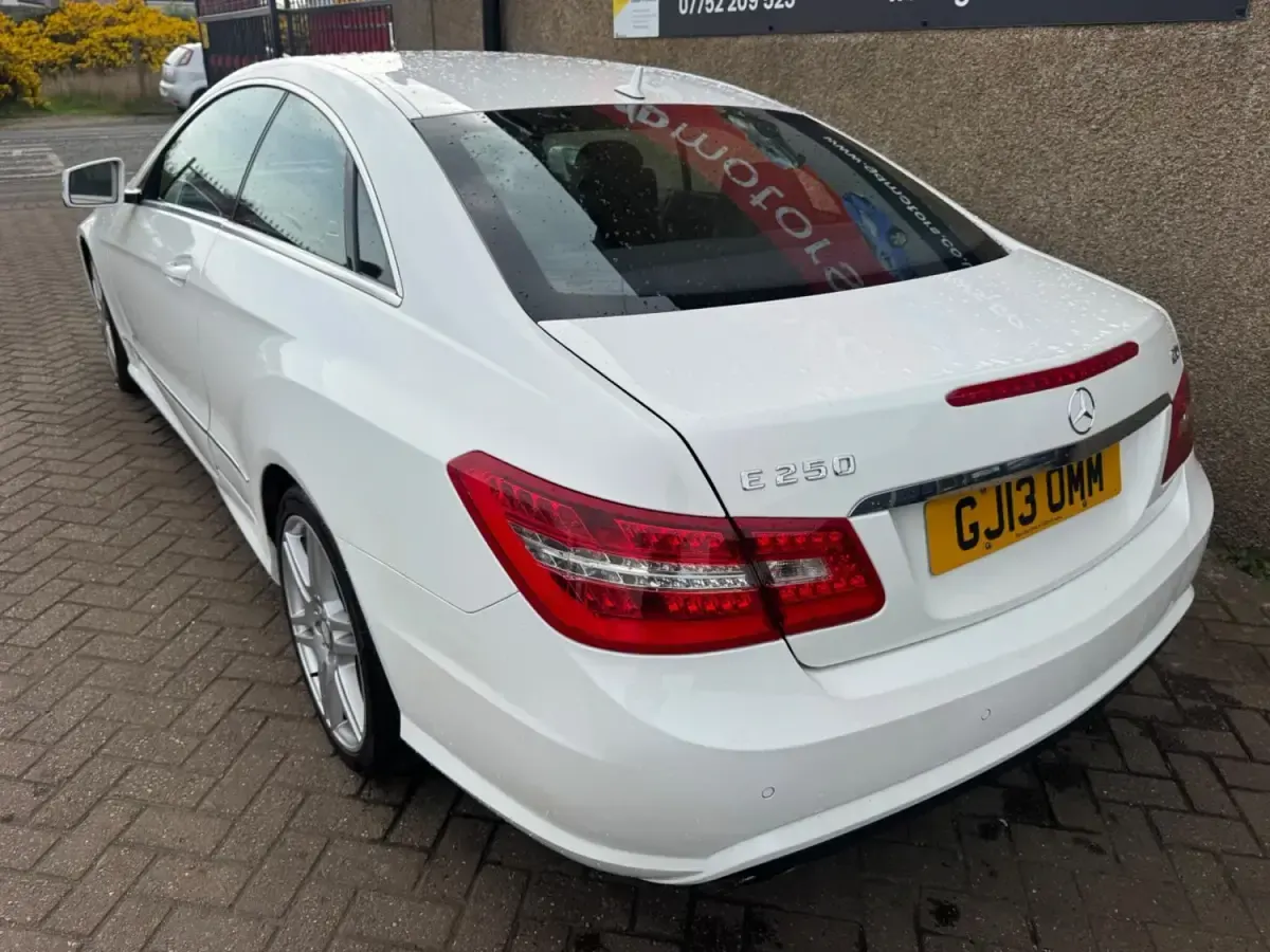 Käytetty Mercedes E250 2013 Valkoinen Coupe - kaksiovinen